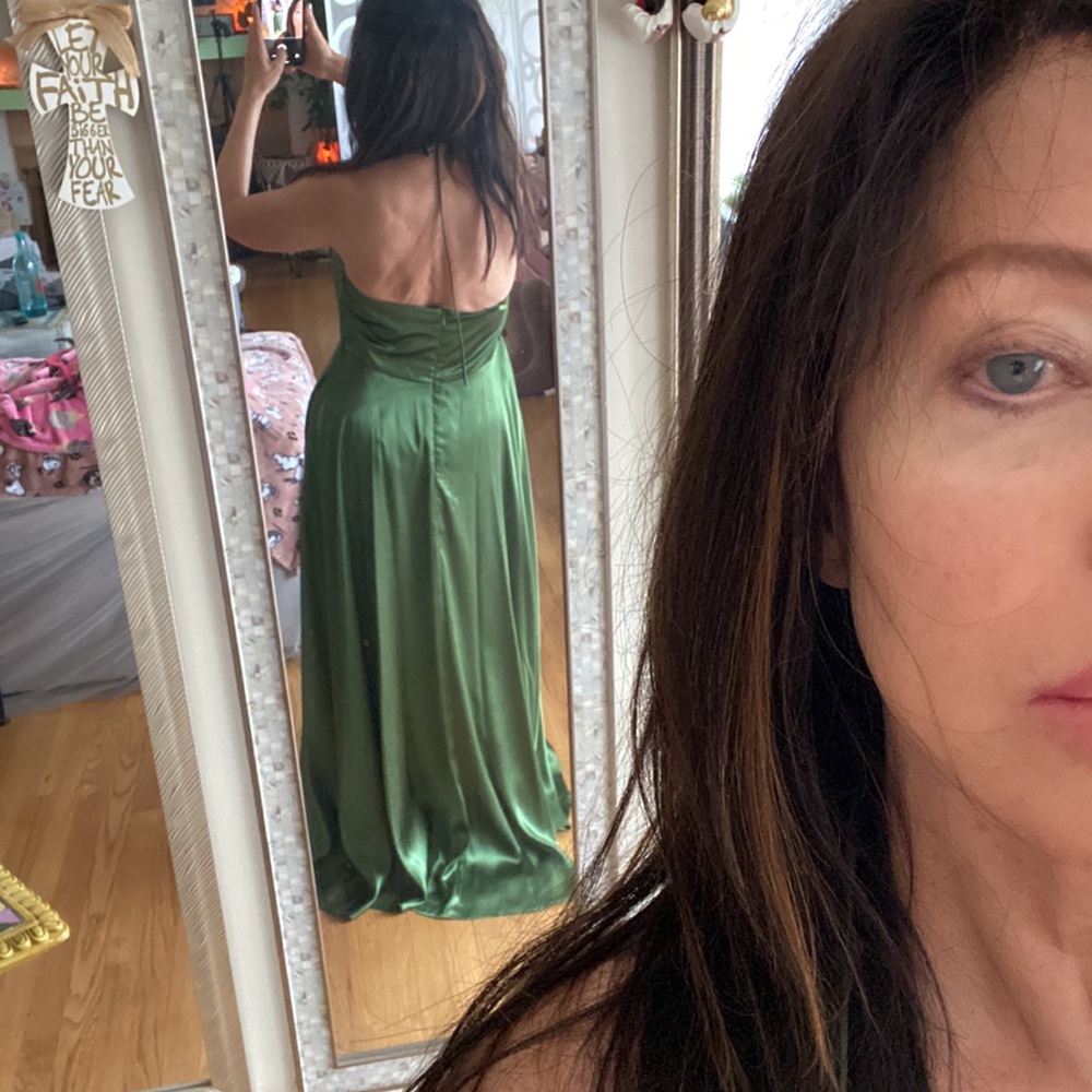 Formal Dress - Picture 4 of 8